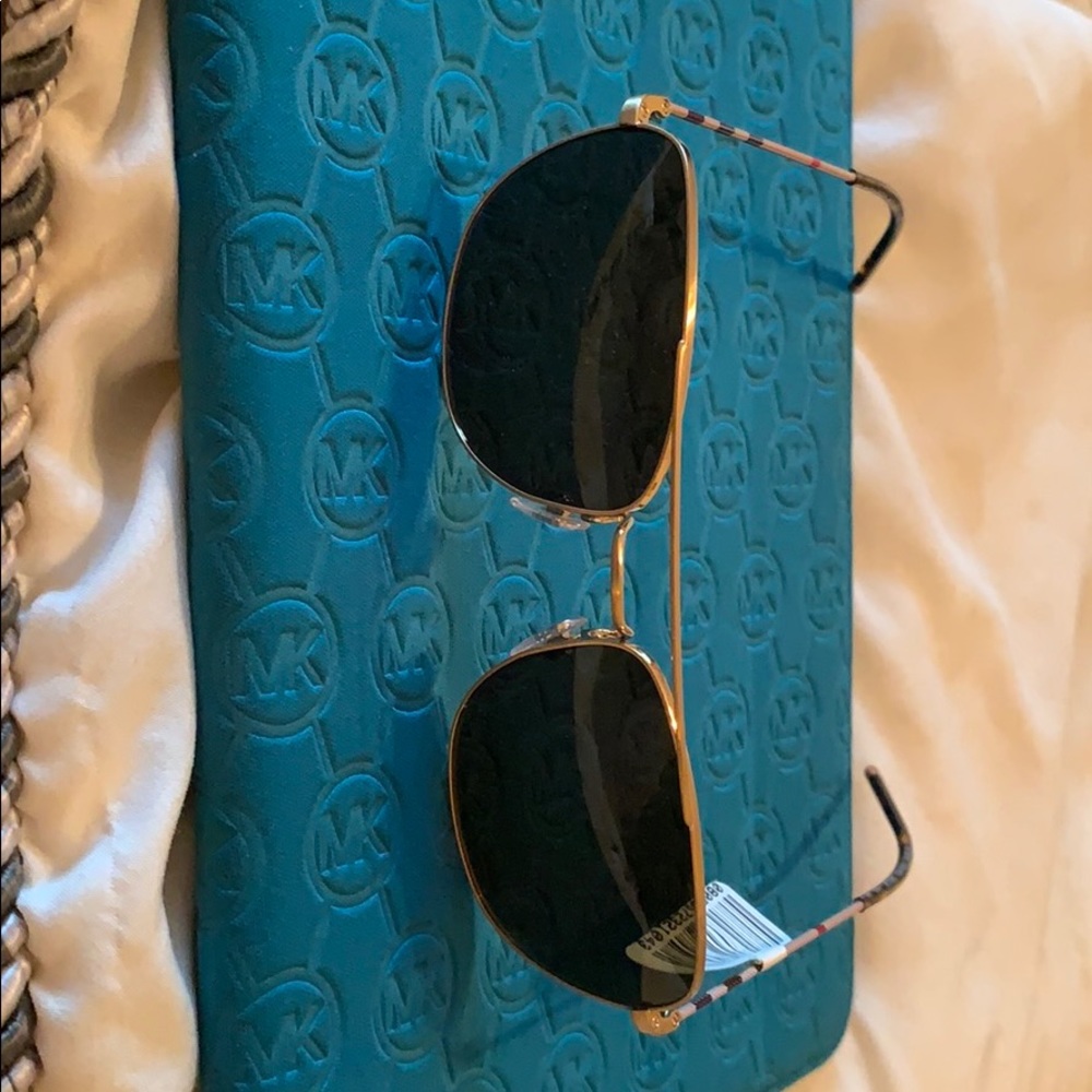New BURBERRY